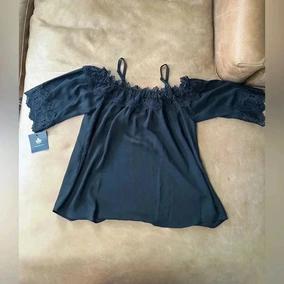 Fortune + Ivy Winkly Crochet Trim Blouse Black NWT Size Small - Picture 9 of 9